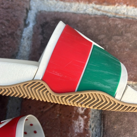 Gucci Rubber GG interlock slides sandals.❤️ - Picture 14 of 17